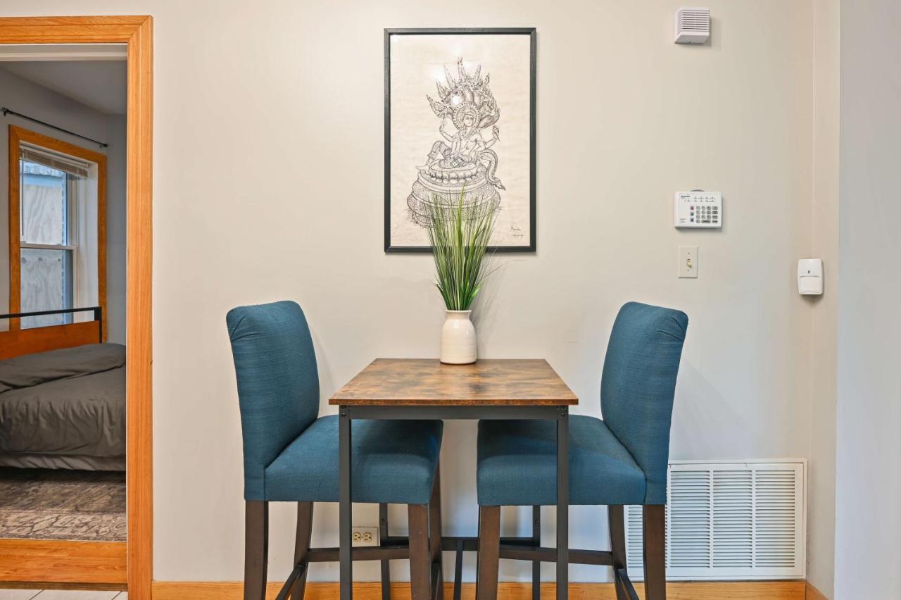 2 Bed Apt W/ Office, Free Parking, Near Wrigley شيكاغو المظهر الخارجي الصورة