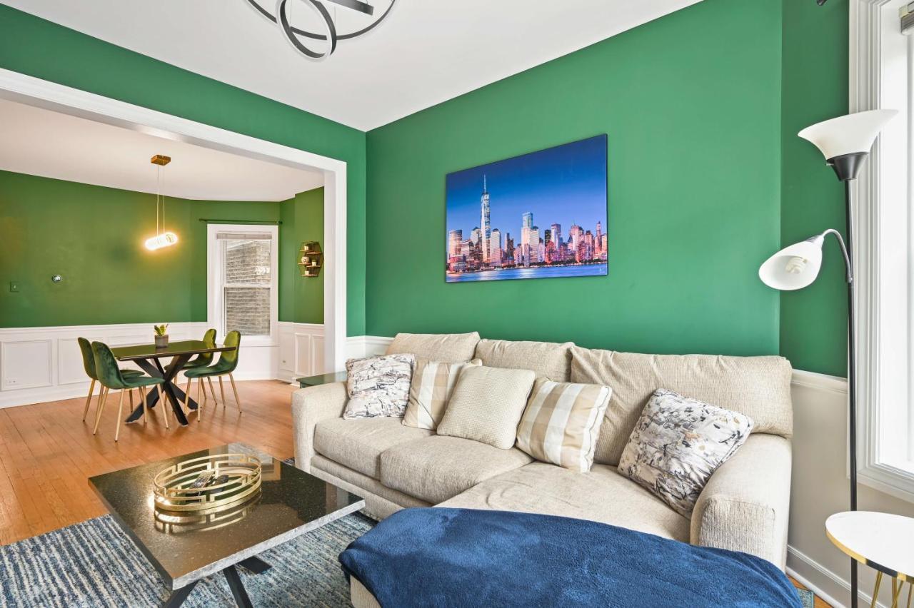 2 Bed Apt W/ Office, Free Parking, Near Wrigley شيكاغو المظهر الخارجي الصورة