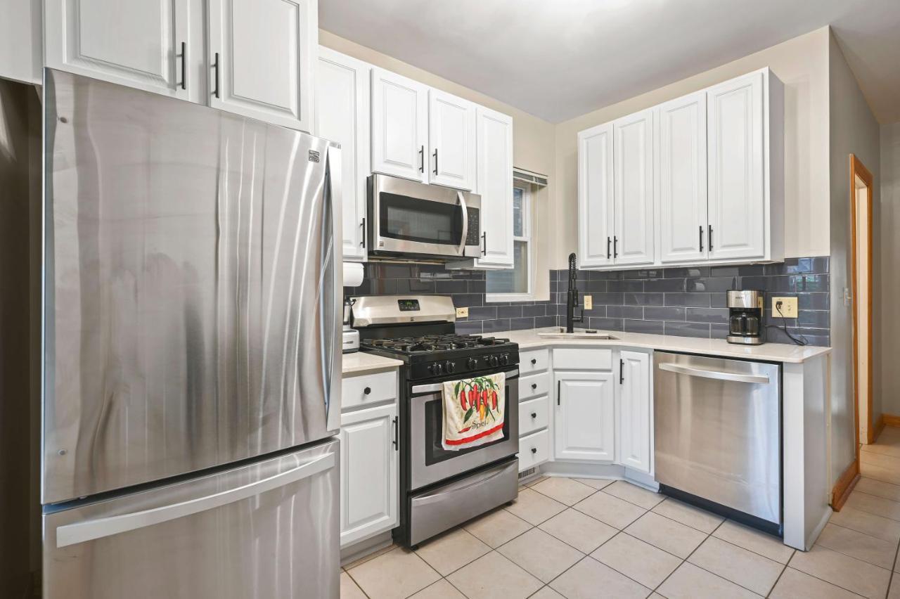 2 Bed Apt W/ Office, Free Parking, Near Wrigley شيكاغو المظهر الخارجي الصورة